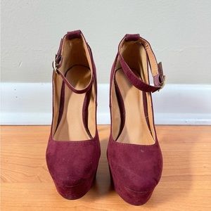 Purple pump heels size 6